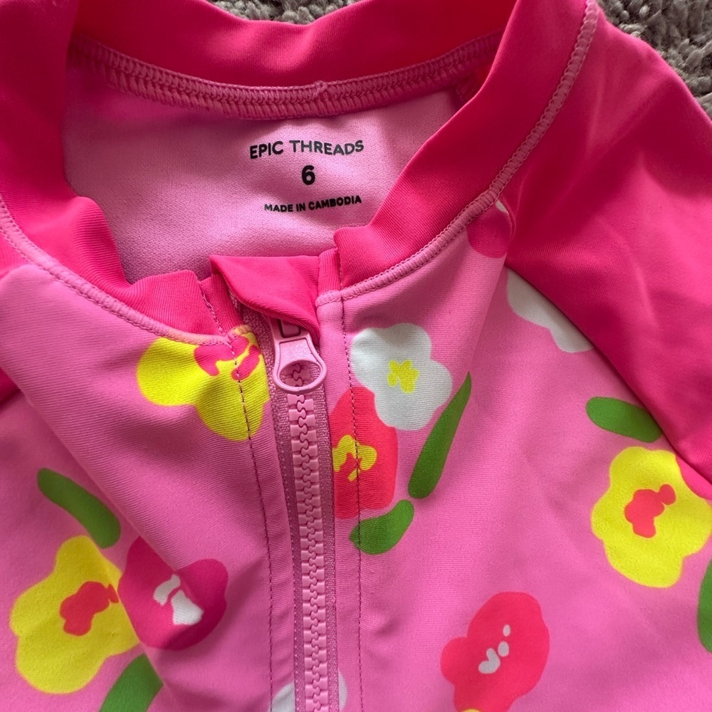 Preloved Epic Threads Pink Floral Kids Rashguard - Picture 2 of 3
